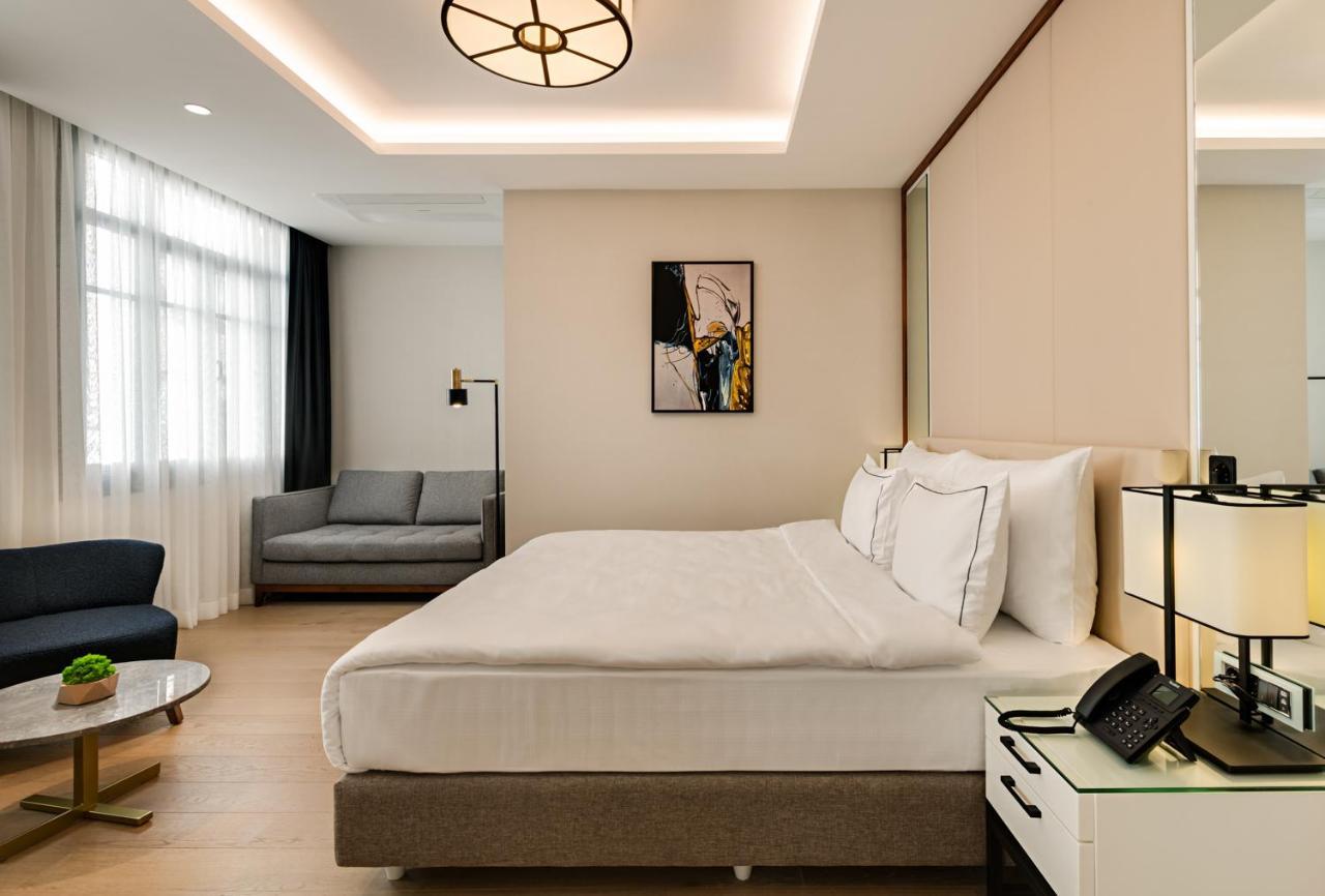 Gleam Collection Hotel Istanbul Exterior photo Deluxe Room
